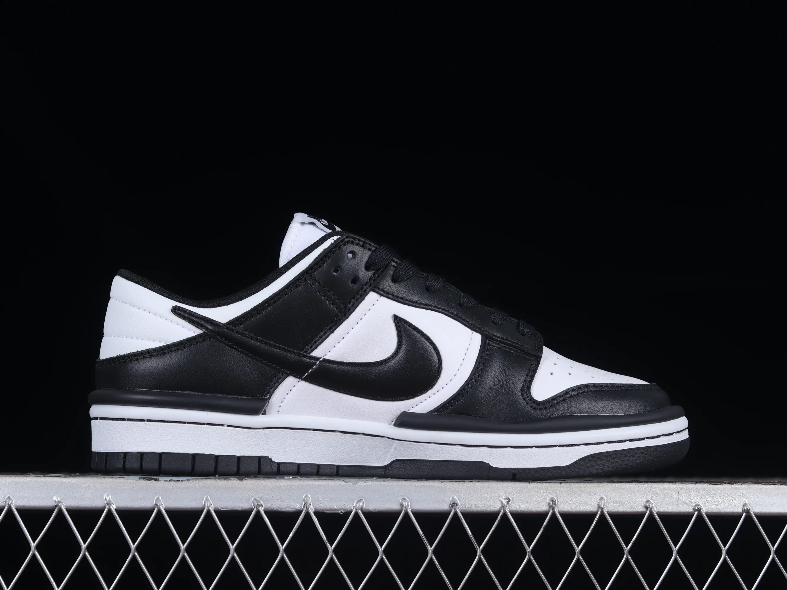 All Categories Nk SB Dunk Series Nk SB Dunk Low Low-top sneakers Nk Dunk Low "Twist Panda" Mutated Panda SB low-top sports and leisure sneakers DZ2794-001